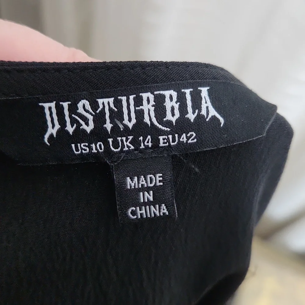 Classic Black Button-Front Midi Dress with Lace Trim - Picture 7 of 9